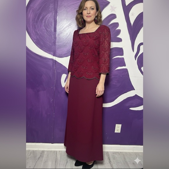 Adrianna Papell Dresses & Skirts - Adrianna Papéll Burgundy set with Beaded Top Sz 10 Preowned